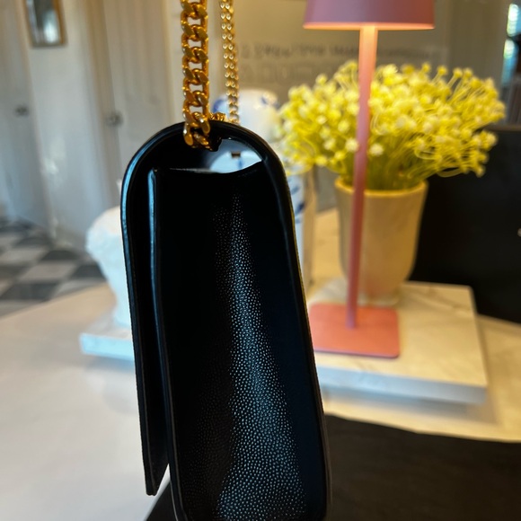 YSL
KATE MEDIUM TASSEL IN GRAIN DE POUDRE EMBOSSED LEATHER - Picture 10 of 16